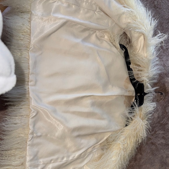 Joie Cream Furry Vest - Picture 4 of 5